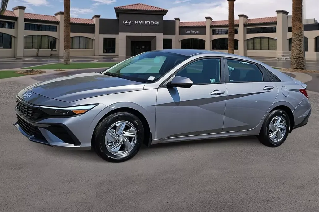 2025 Hyundai Elantra SE photo 1