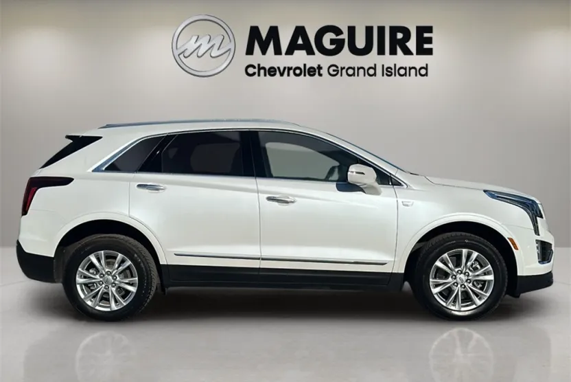 2023 Cadillac XT5 Luxury photo 1