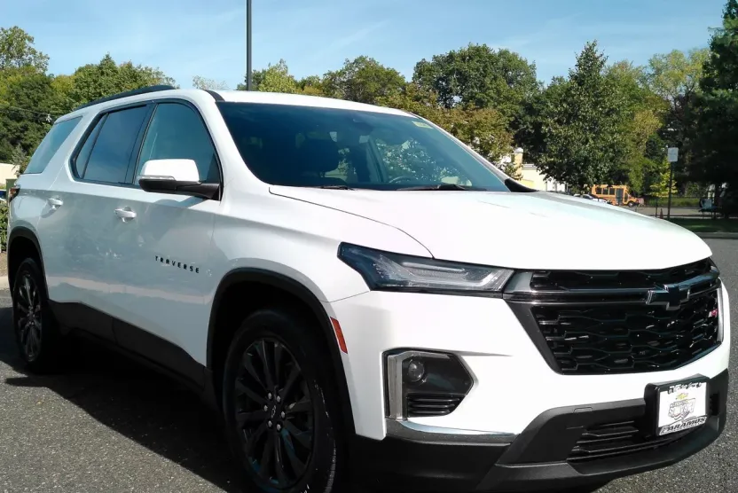2022 Chevrolet Traverse RS photo 1