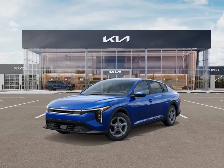 2025 Kia K4 LXS photo 1
