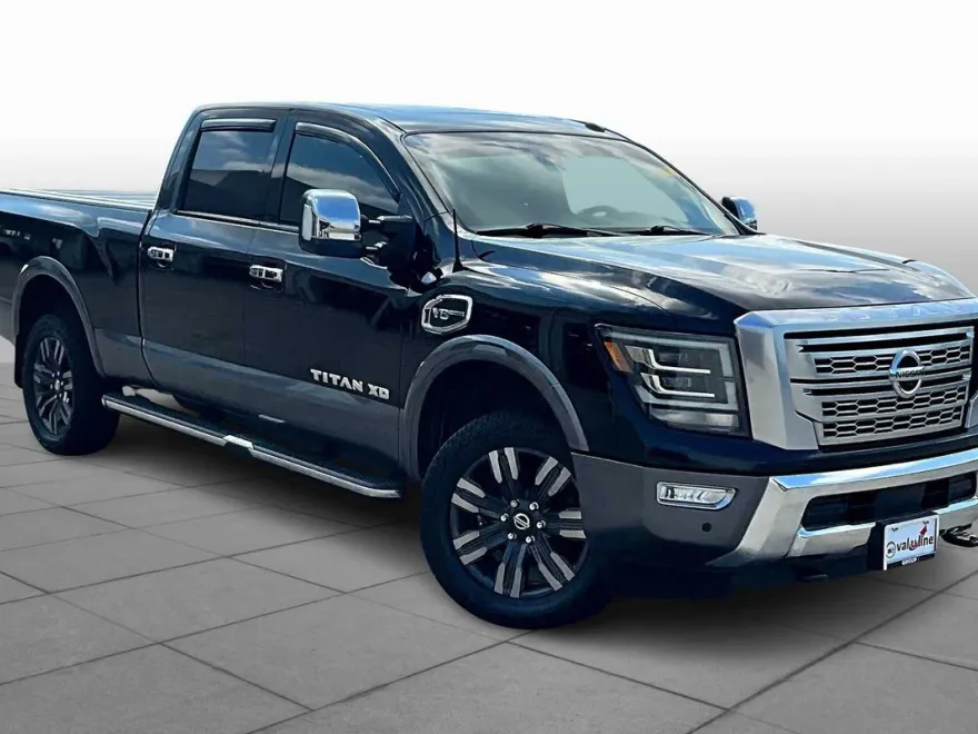 2020 Nissan Titan Platinum Reserve photo 1