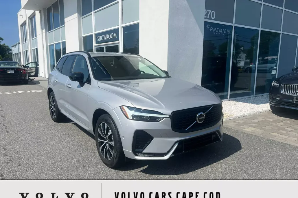 2025 Volvo XC60 B5 Plus photo 1