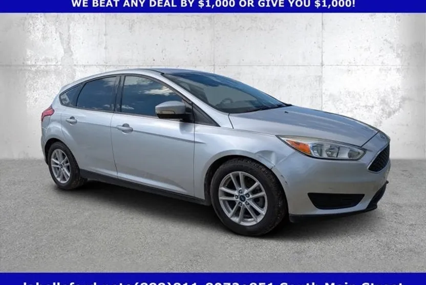 2017 Ford Focus SE photo 1