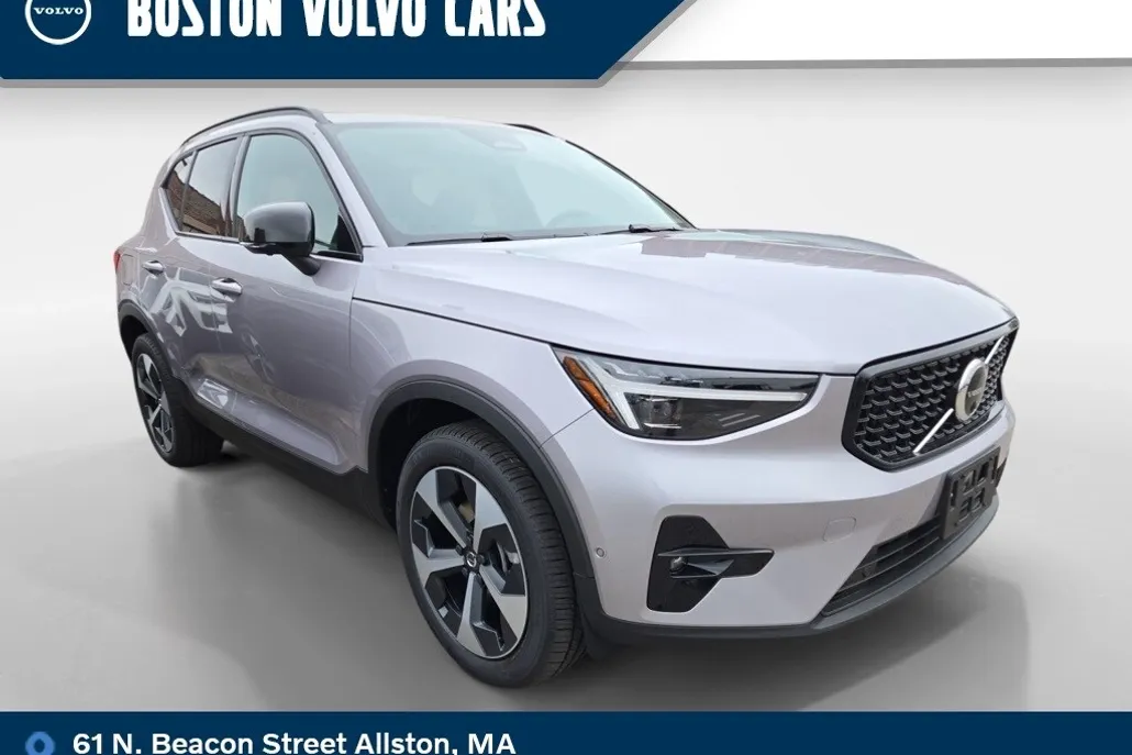 2026 Volvo XC40 Plus photo 1