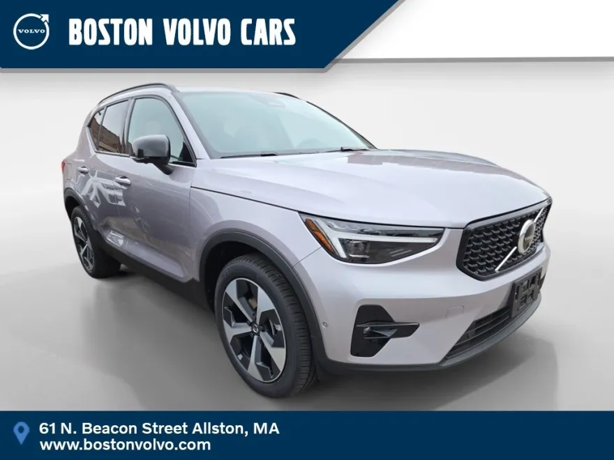 2026 Volvo XC40 Plus photo 1