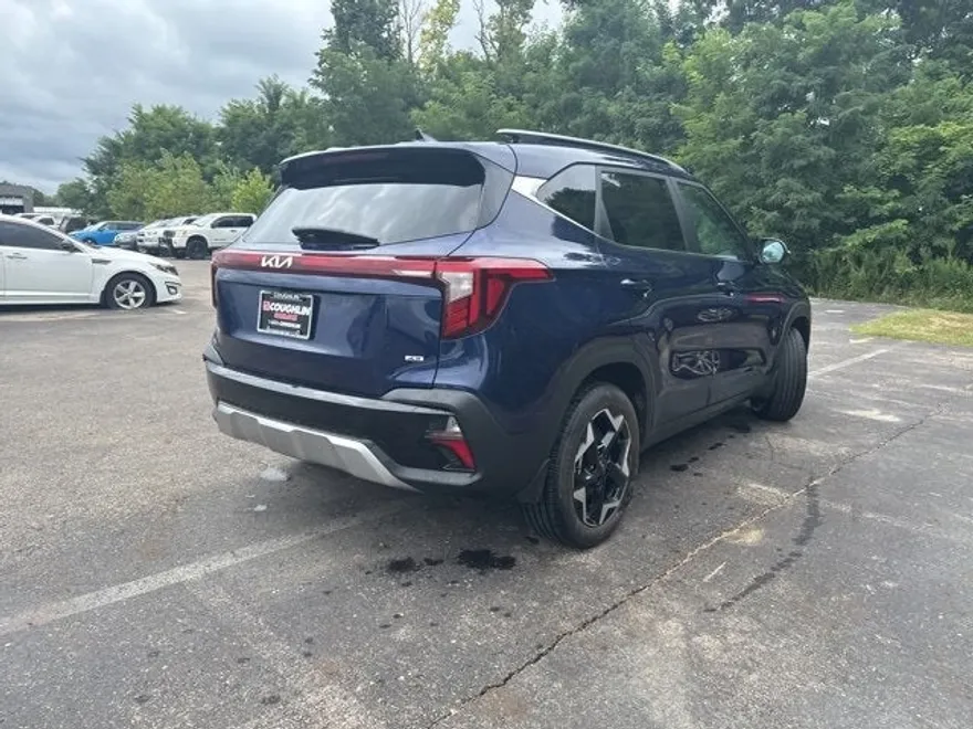 2024 Kia Seltos EX photo 1
