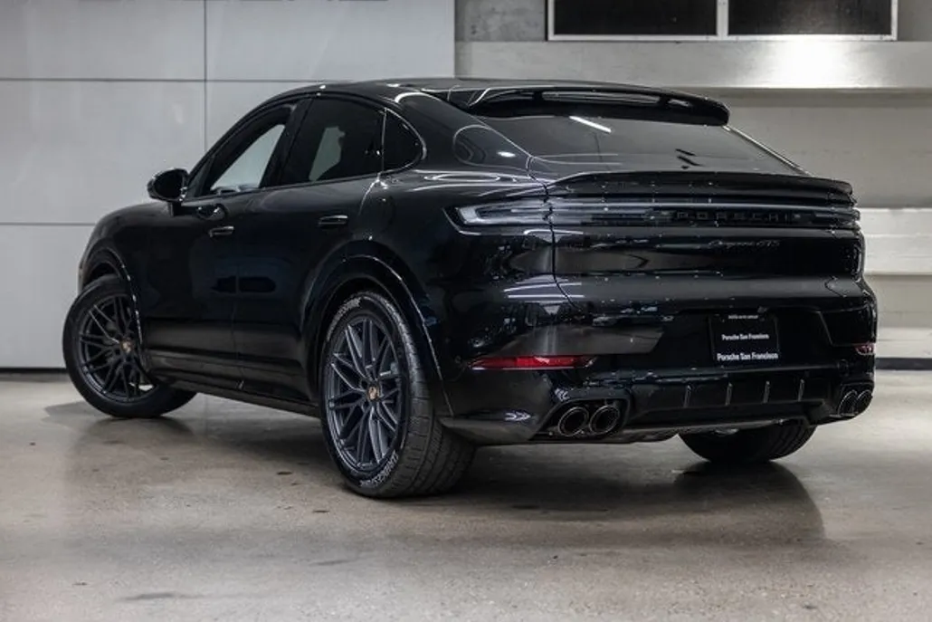 2026 Porsche Cayenne GTS Coupe photo 1