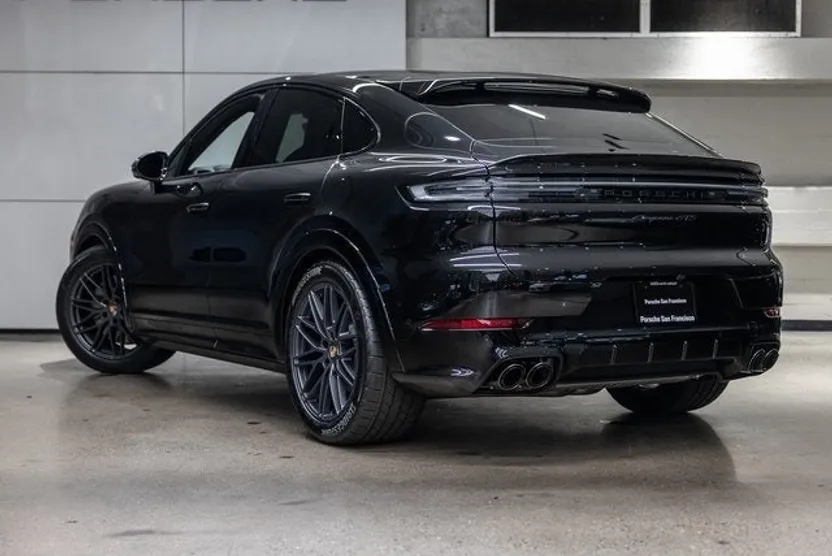 2026 Porsche Cayenne GTS Coupe photo 1