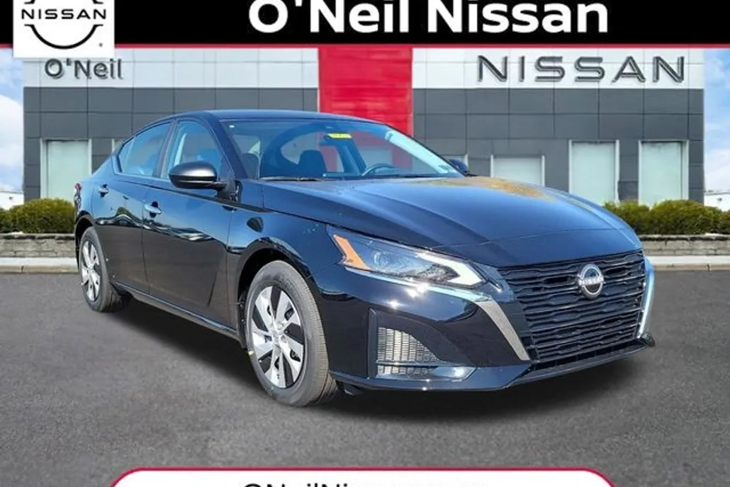 2025 Nissan Altima S photo 1