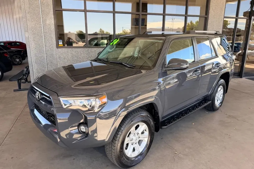 2024 Toyota 4Runner SR5 Premium photo 1