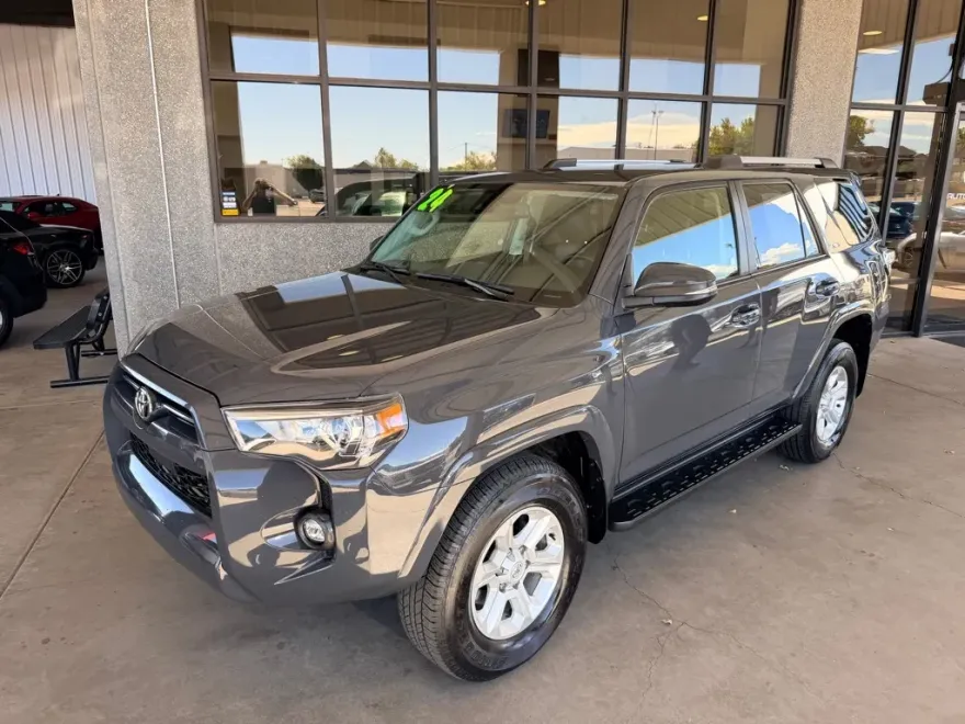 2024 Toyota 4Runner SR5 Premium photo 1