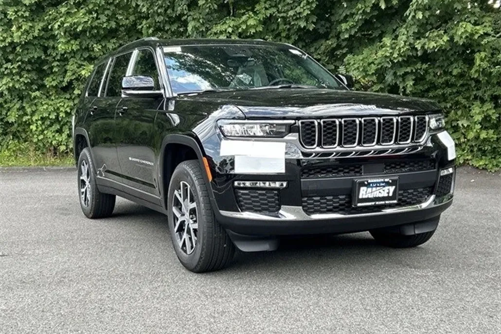 2025 Jeep Grand Cherokee Limited photo 1