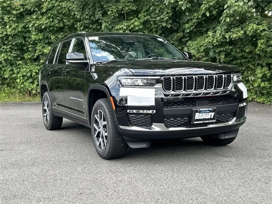 2025 Jeep Grand Cherokee Limited photo 1