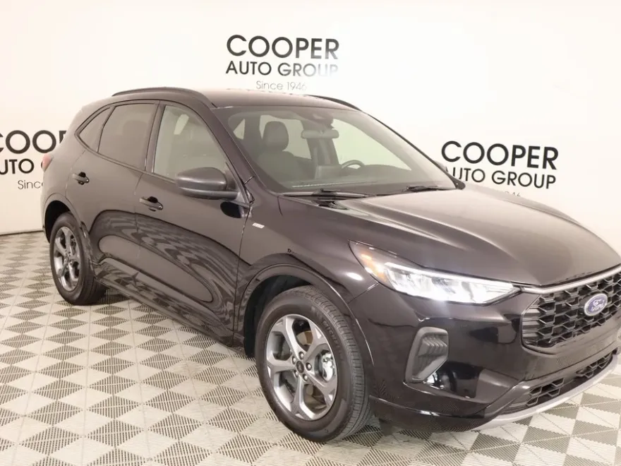 2024 Ford Escape Hybrid ST-Line photo 1