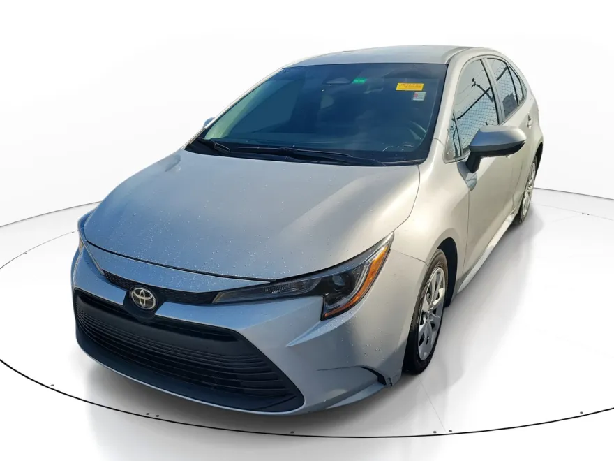 2024 Toyota Corolla LE photo 1