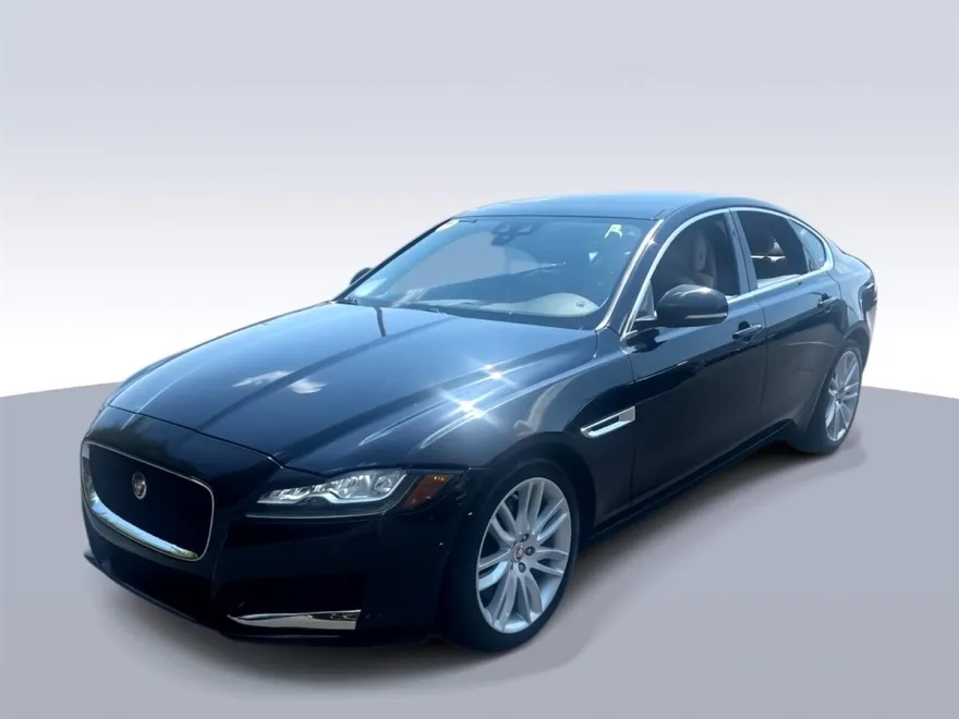 2016 Jaguar XF Prestige photo 1
