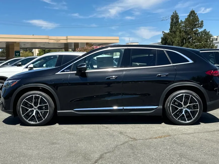2025 Mercedes Benz 350 4MATIC photo 1