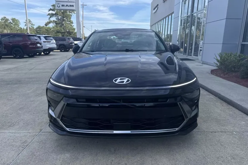 2024 Hyundai Sonata SEL photo 1