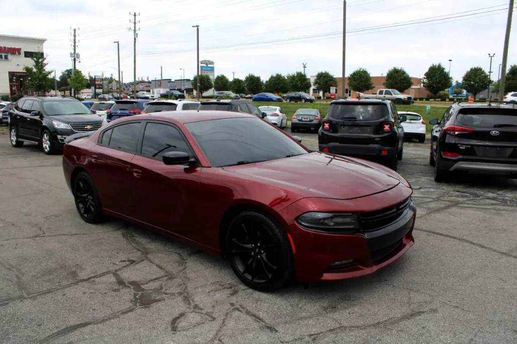 2018 Dodge Charger SXT photo 1