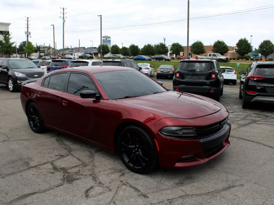 2018 Dodge Charger SXT photo 1