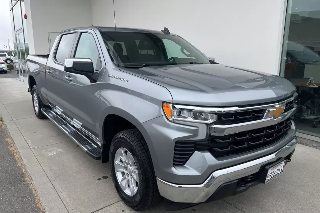 2024 Chevrolet Silverado 1500 LT photo 1