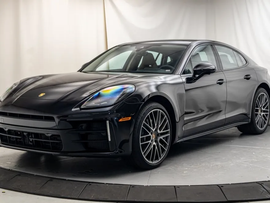 2025 Porsche Panamera 4 photo 1