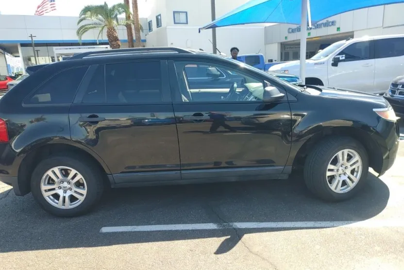 2012 Ford Edge SE photo 1