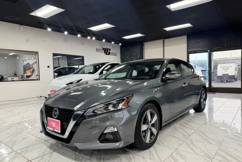2019 Nissan Altima 2.5 SV photo 1