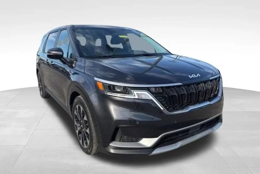 2024 Kia Carnival EX photo 1