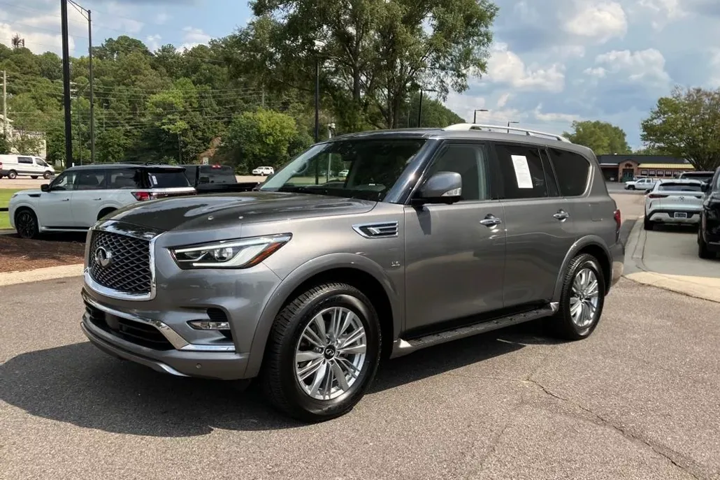 2020 Infiniti QX80 Luxe photo 1