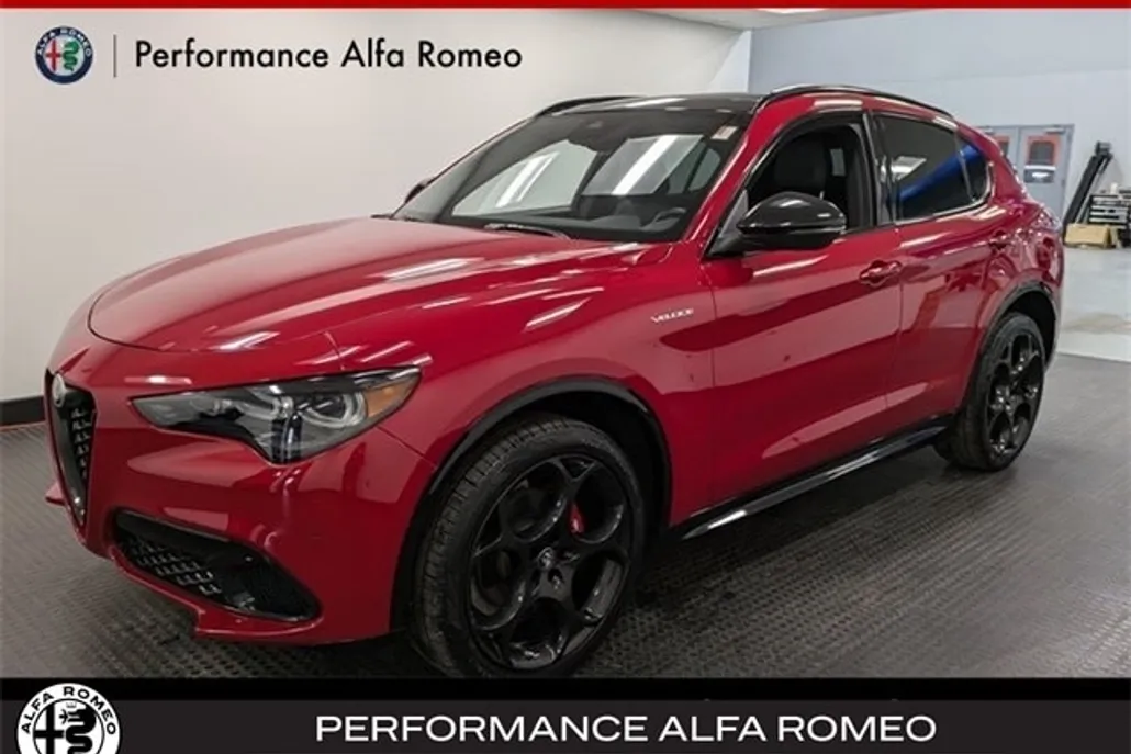 2024 Alfa Romeo Stelvio Ti photo 1