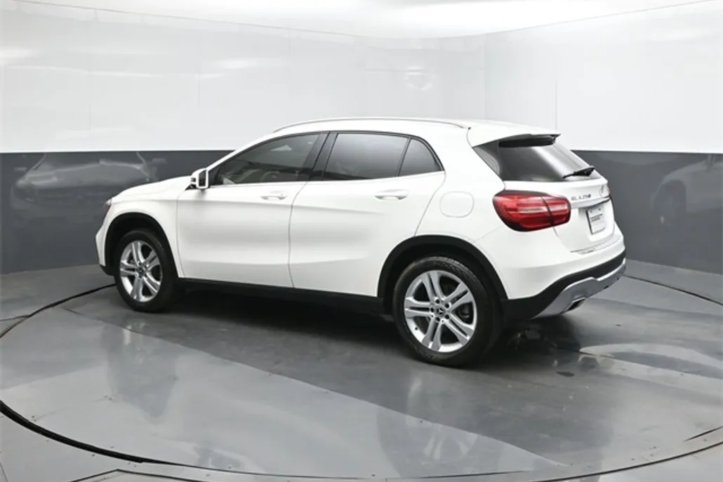 2019 Mercedes Benz GLA 250 photo 1