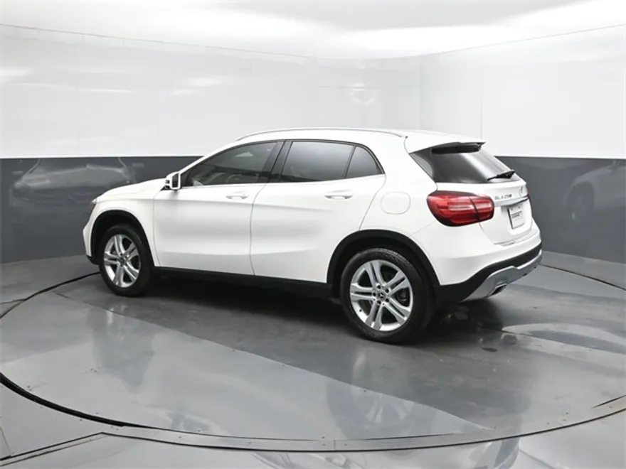 2019 Mercedes Benz GLA 250 photo 1