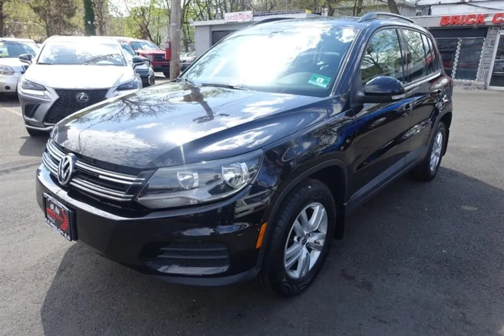 2015 Volkswagen Tiguan SE photo 1