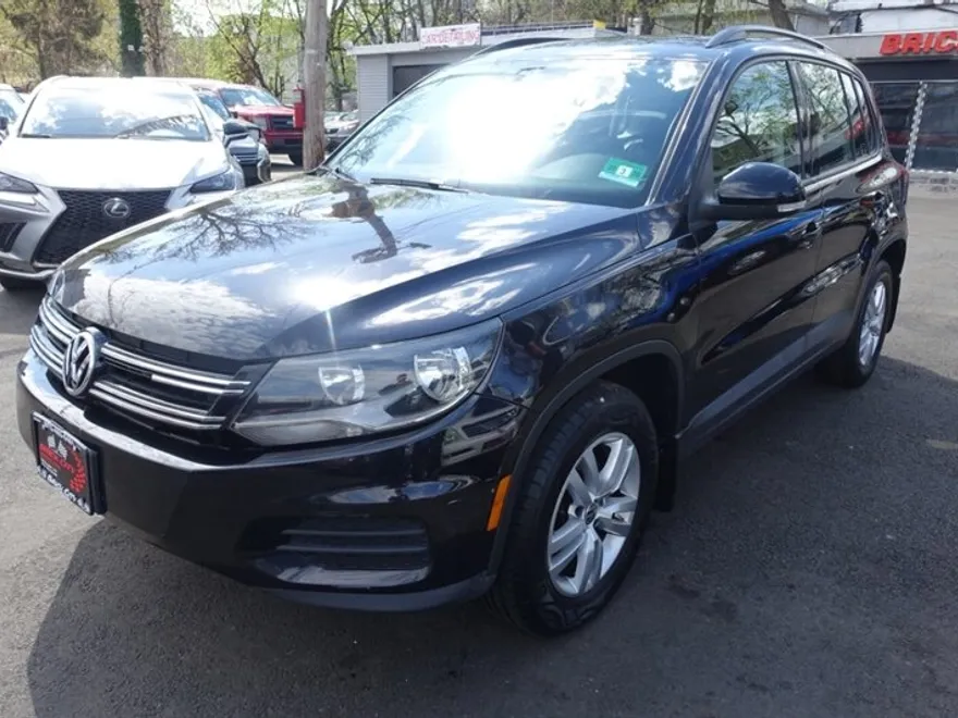 2015 Volkswagen Tiguan SE photo 1