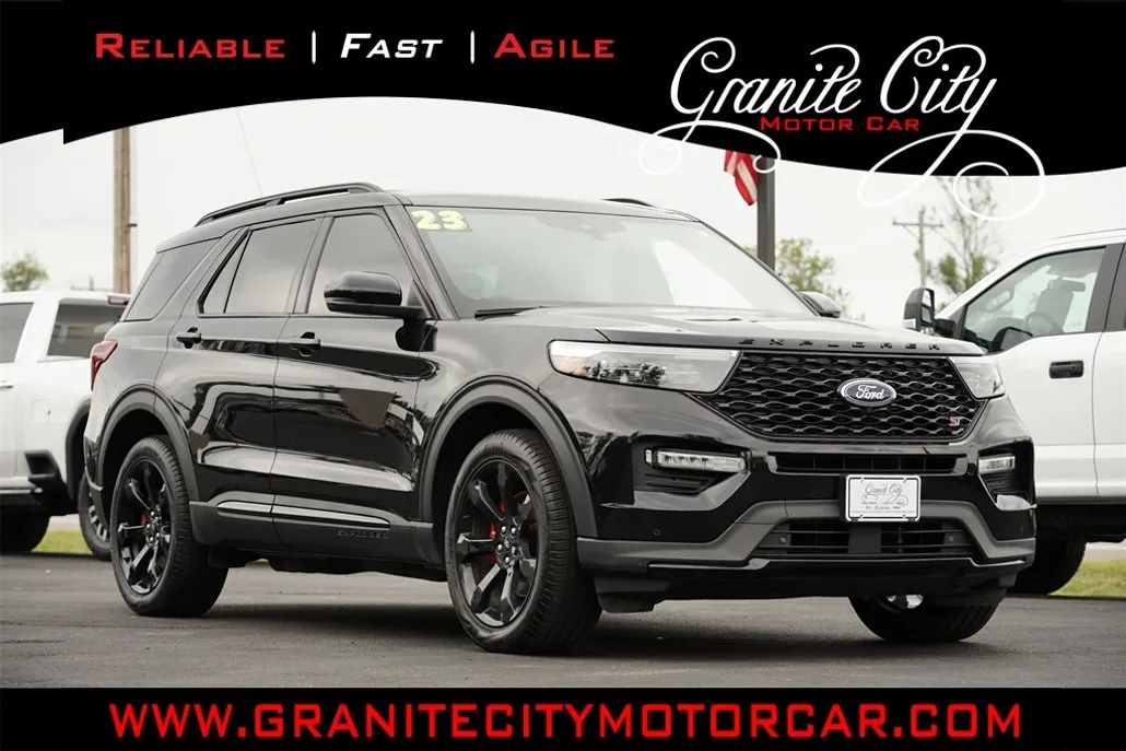 2023 Ford Explorer ST photo 1