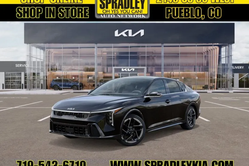 2025 Kia K4 GT-Line photo 1