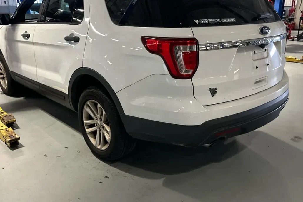 2017 Ford Explorer Base photo 1