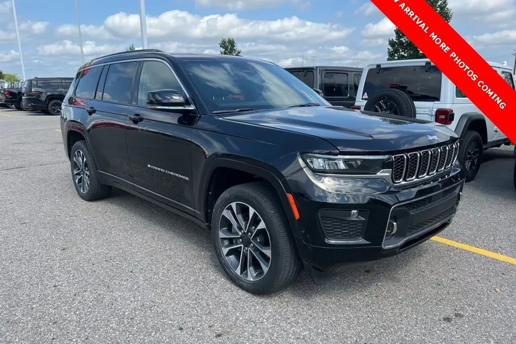 2024 Jeep Grand Cherokee Overland photo 1