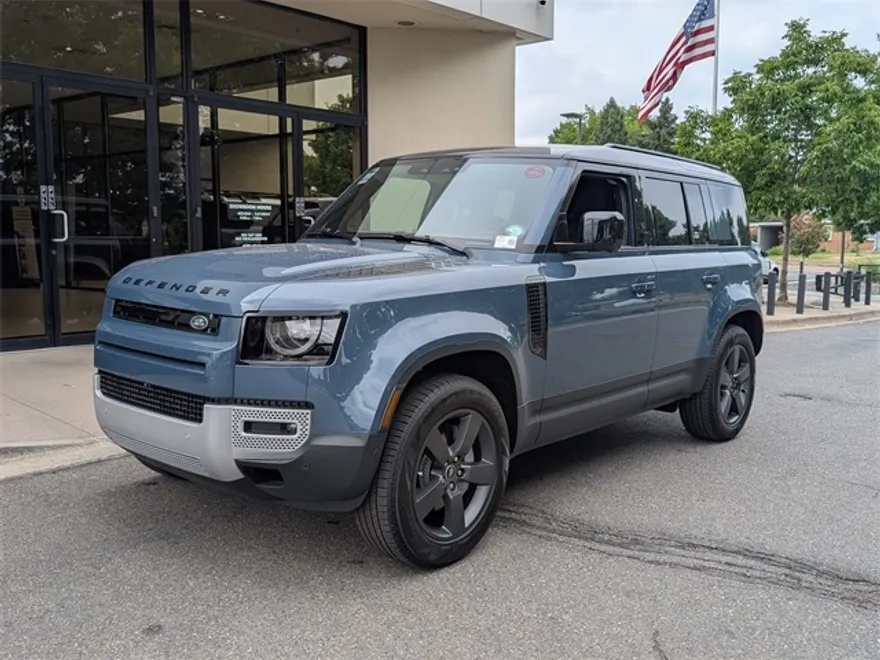 2025 Land Rover Defender 110 S photo 1