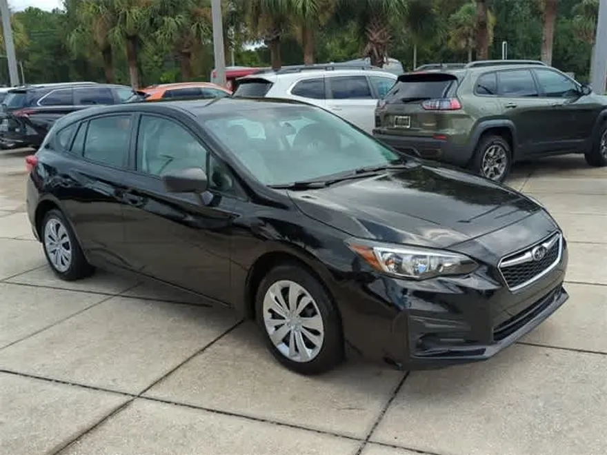 2017 Subaru Impreza 2.0i photo 1