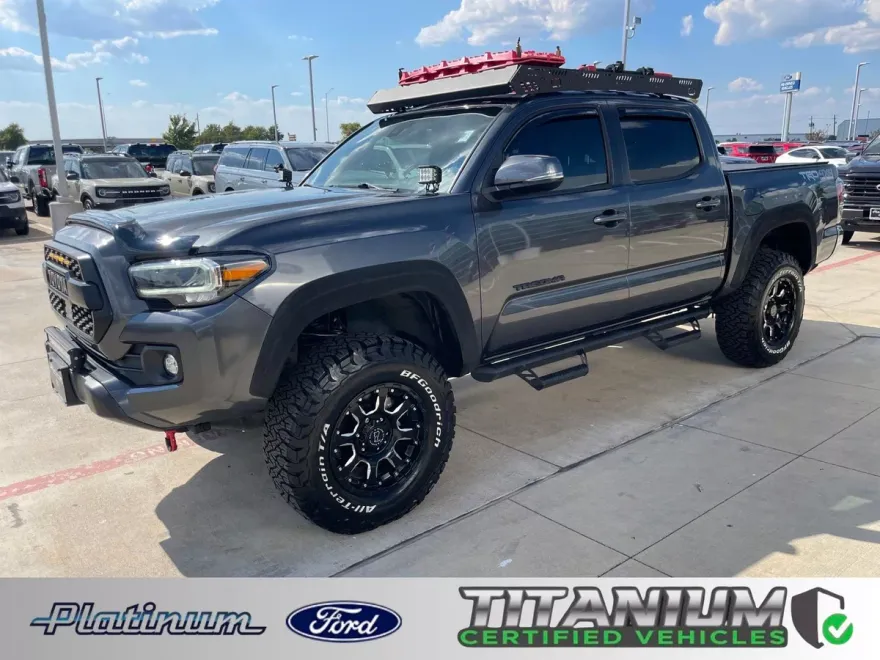 2022 Toyota Tacoma TRD V6 photo 1