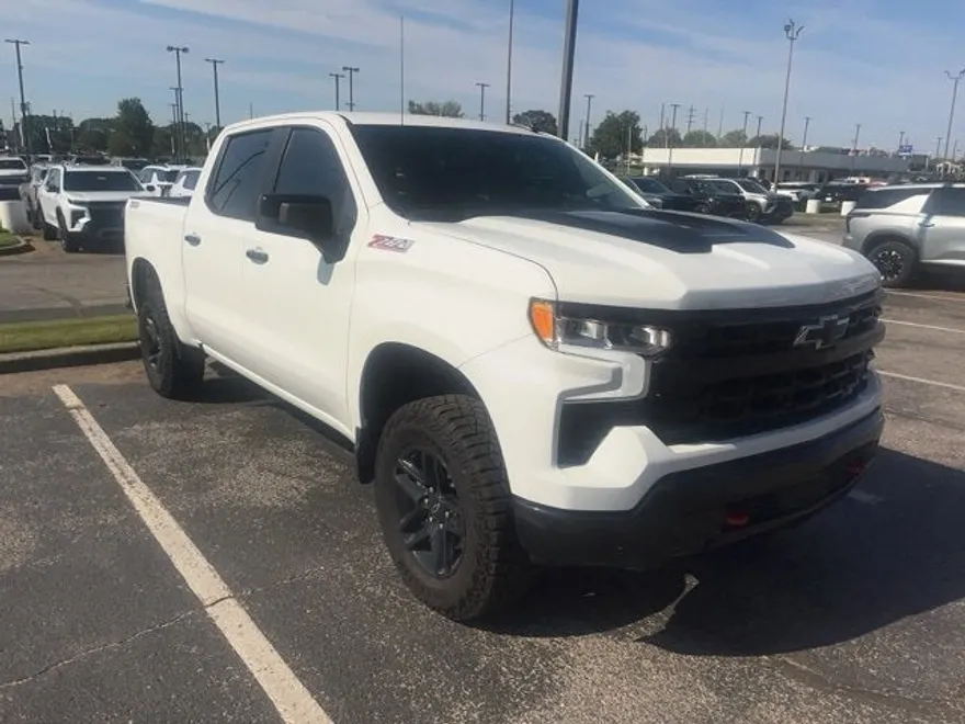 2024 Chevrolet Silverado 1500 LT Trail Boss photo 1
