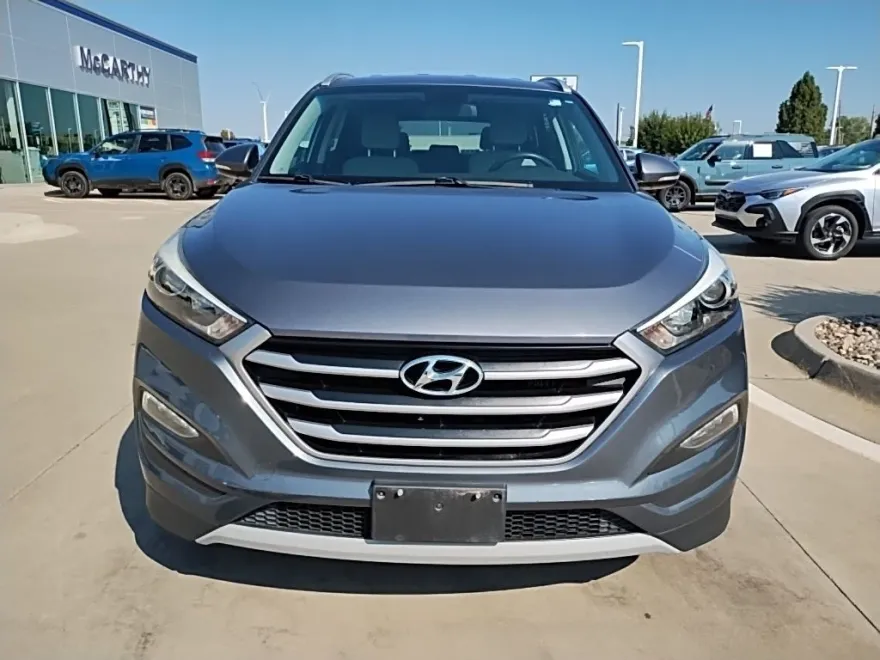 2017 Hyundai Tucson Sport photo 1