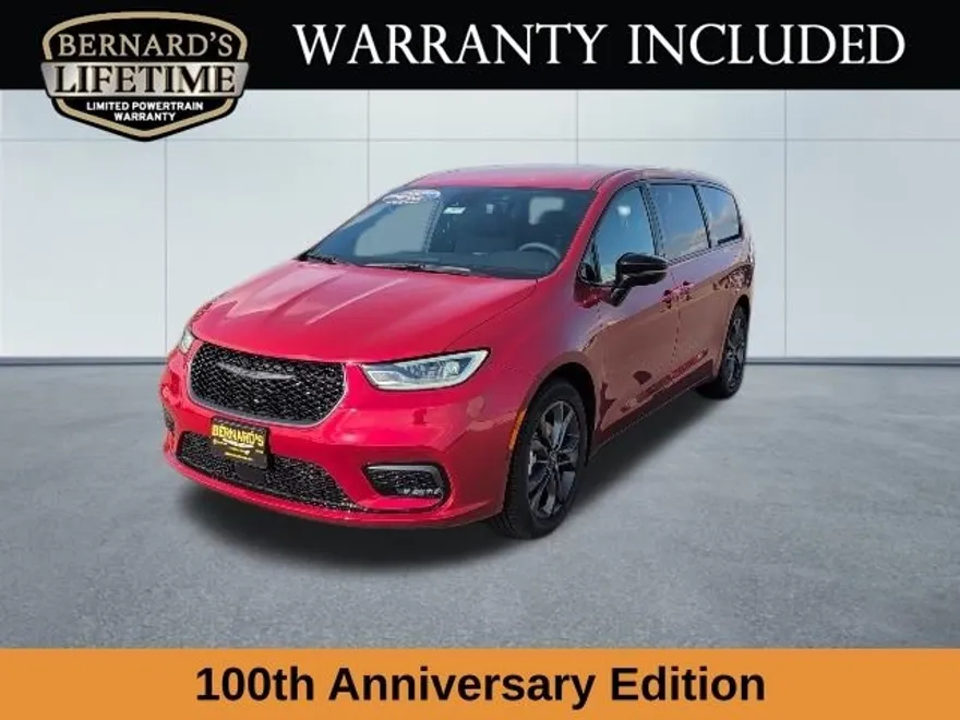 2026 Chrysler Pacifica photo 1
