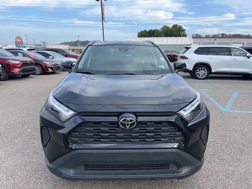 2025 Toyota RAV4 XLE photo 1