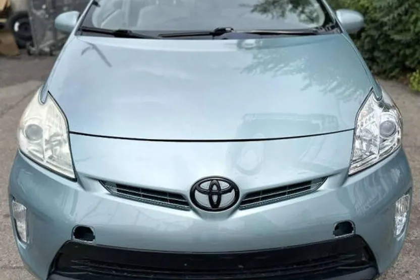 2013 Toyota Prius Four photo 1