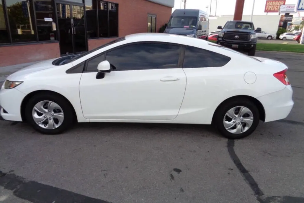 2013 Honda Civic LX photo 1