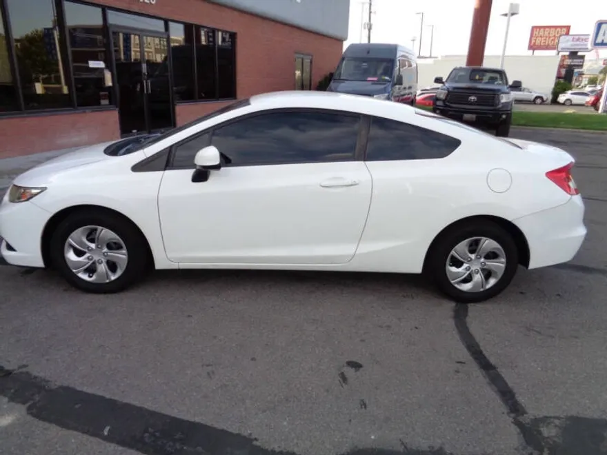 2013 Honda Civic LX photo 1