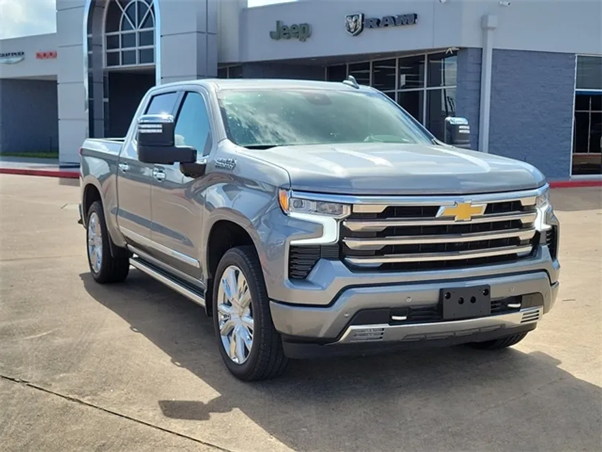 2024 Chevrolet Silverado 1500 High Country photo 1